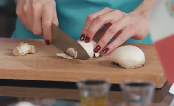 Диетический буррито с яйцом, шпинатом и грибами