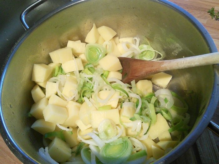 Картофельный крем-суп с мясным шариками