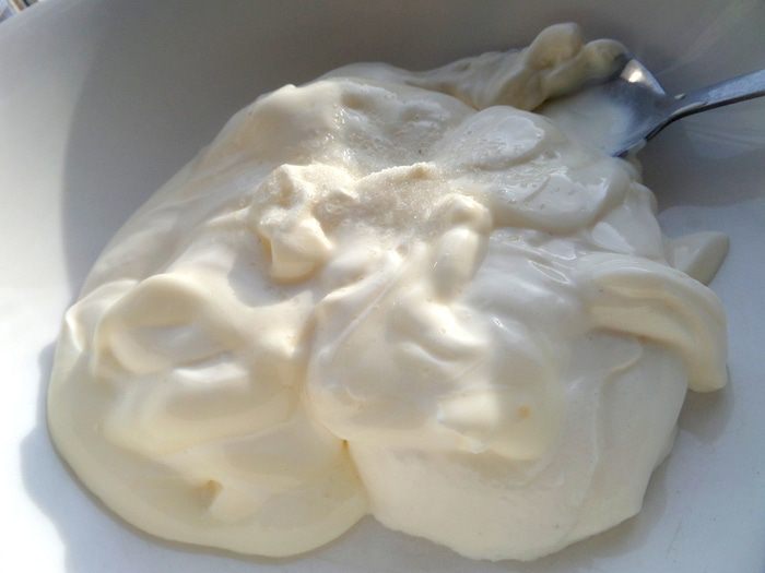 Золотистый заливной пирог с рыбой