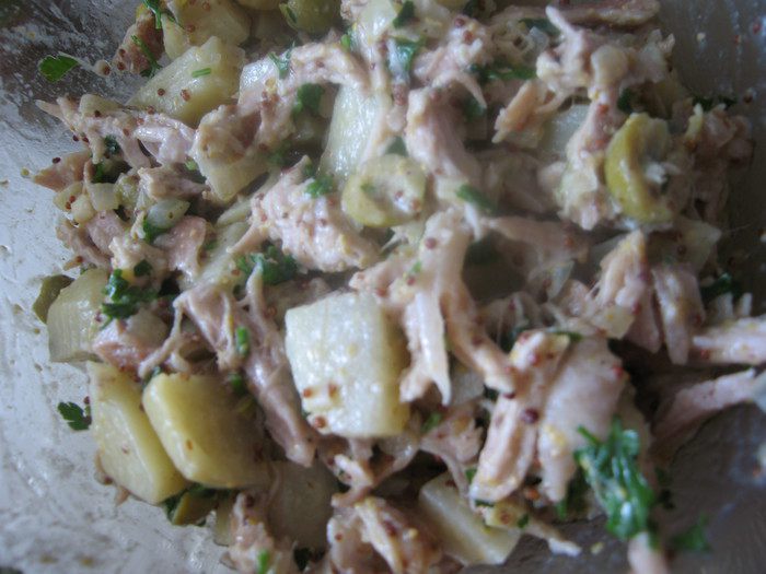 Теплый картофельный салат с телятиной