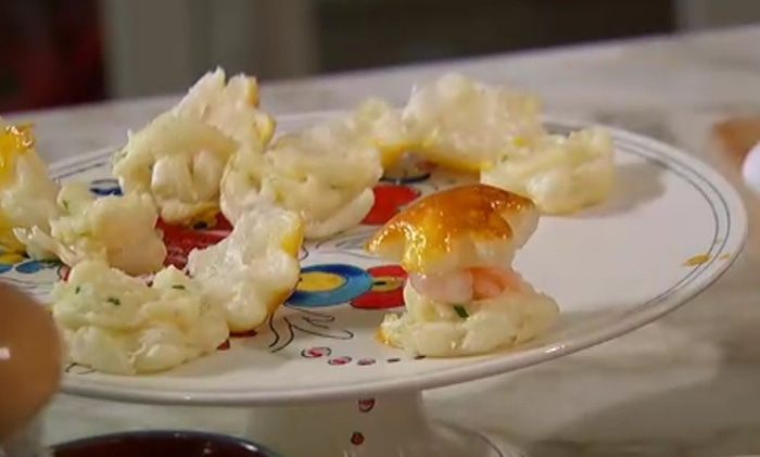 Тарталетки с креветками и соусом бешамель 