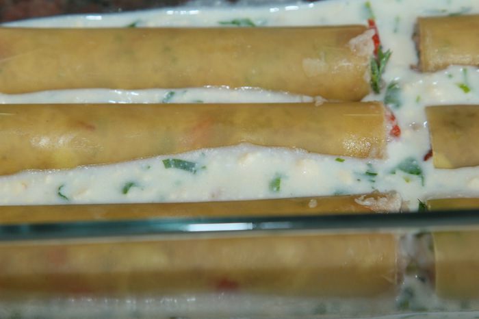 Каннеллони под сливочно-яичным соусом