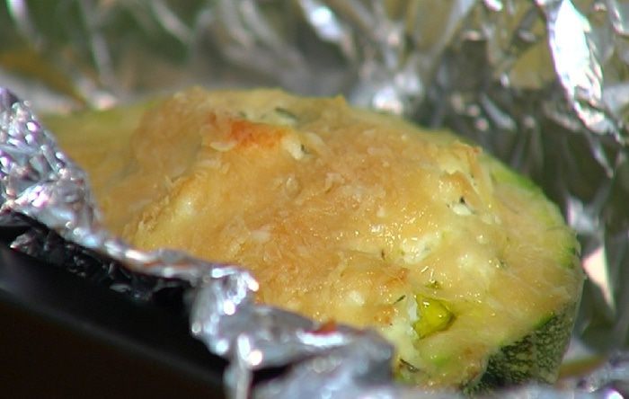 Цукини, фаршированные творогом и сливочным сыром 