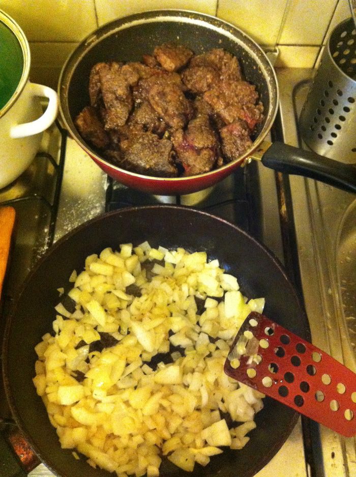 Печень ягненка в сметане