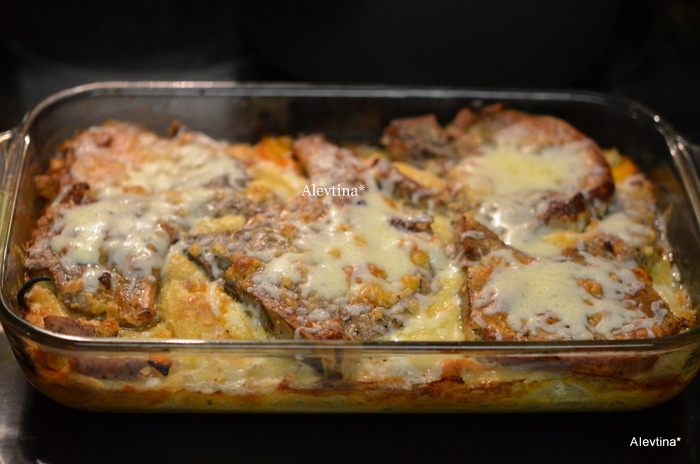 Запеченные свиные котлеты с картофельным гарниром