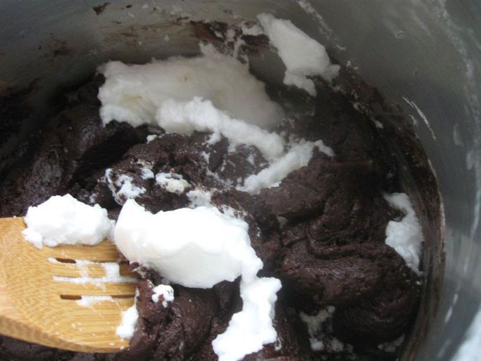 Шоколадный кекс «Любовь дала трещину»