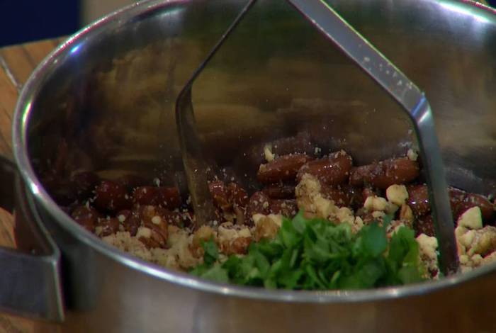 Грузинский суп из красной фасоли