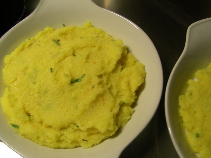 Запеченная полента с грибами