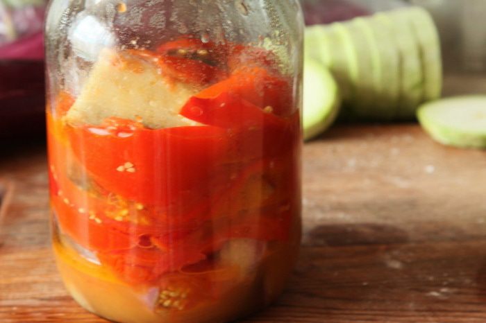 Баклажаны с перцами и помидорами