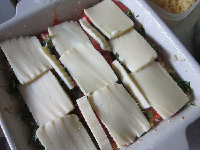 Запеканка кукурузная с помидорами и моцареллой