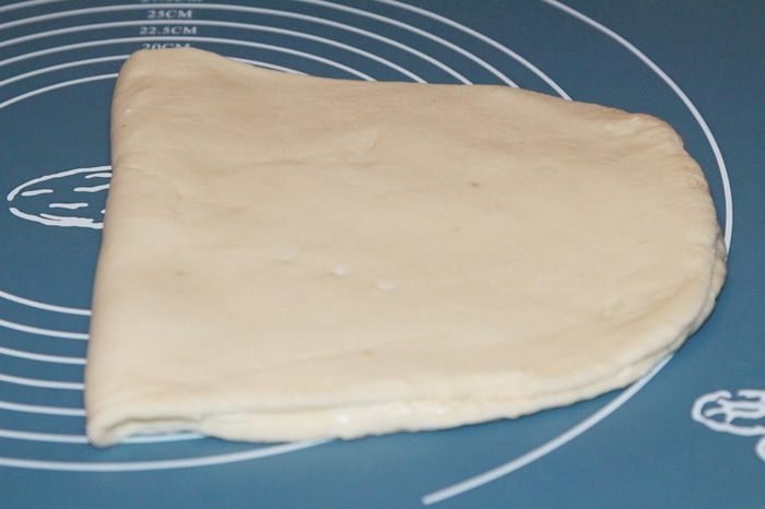 Круассаны с шоколадом (романтический завтрак)