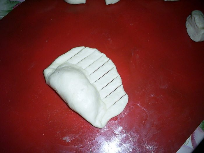 Ложное слоеное тесто и рогалики с яблоками из него