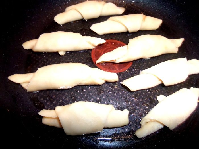 Рогалики с арахисовой пастой