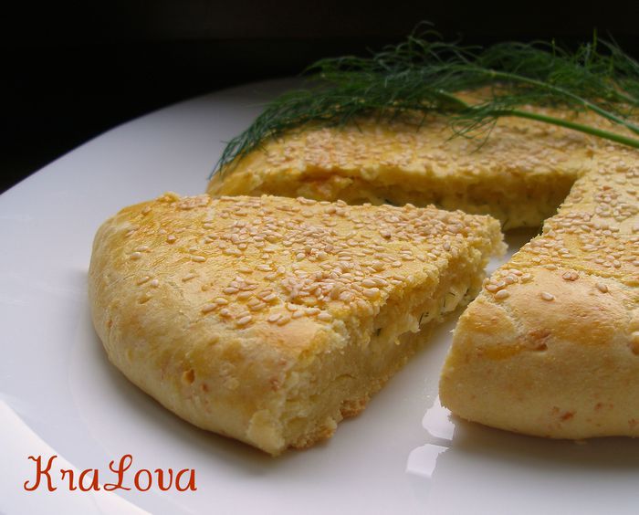 Творожно-сырная лепешка