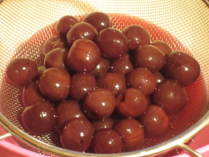 Торт с черешней и творожным муссом