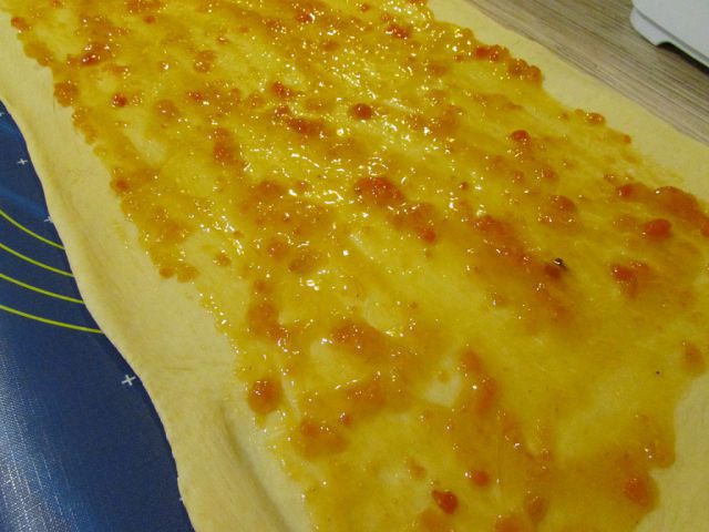 Булочки с абрикосовым джемом