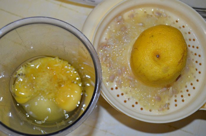 Клубничные шоколадные шары с лимонным кремом