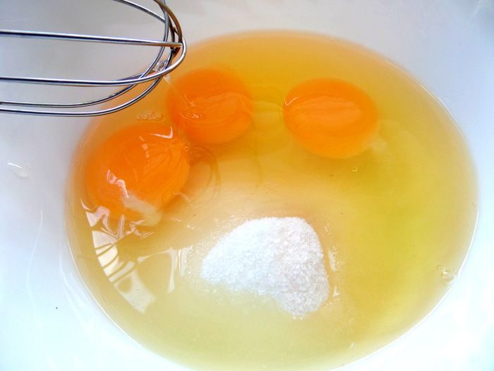 Шарлотка с нектаринами