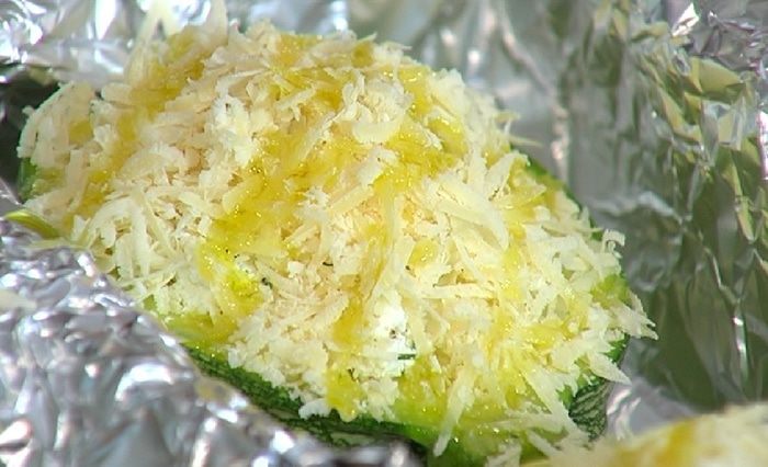 Цукини, фаршированные творогом и сливочным сыром 