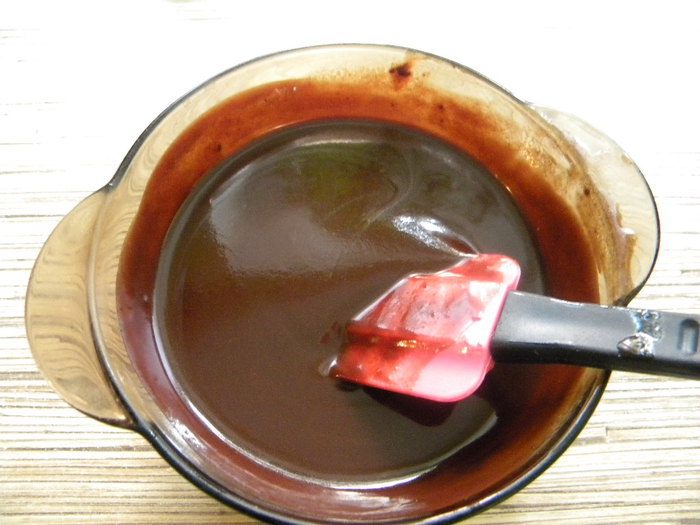 Брауни с апельсином в миндальных хлопьях