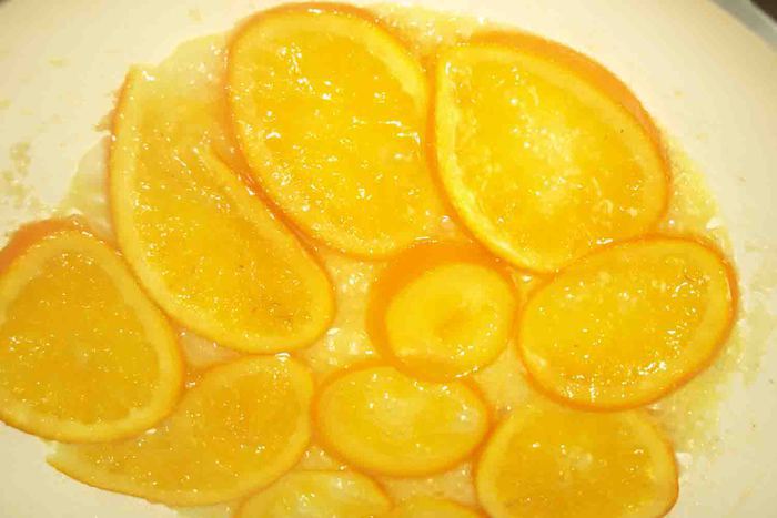 Миндальные блинчики с рикоттой и карамелизированными апельсинами