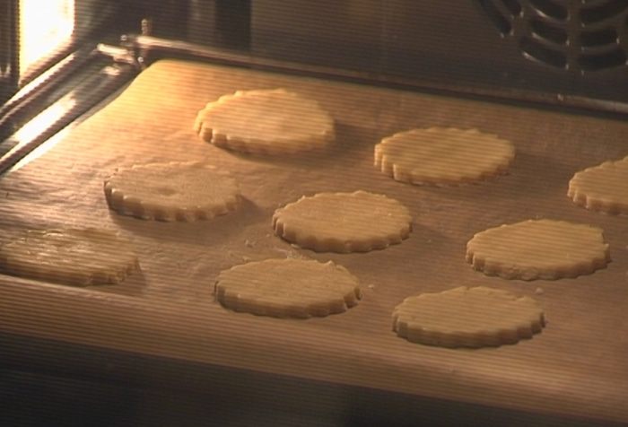 Печенье с малиновым джемом