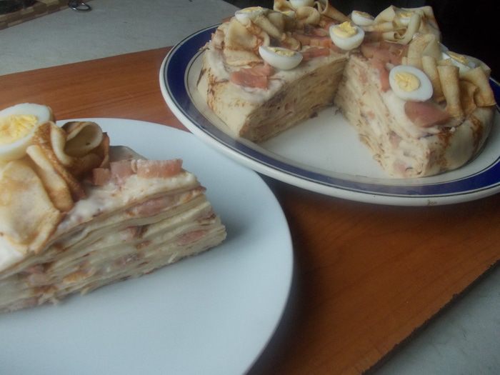 Блинный торт с малосольной горбушей и соусом &amp;quot;бешамель&amp;quot;