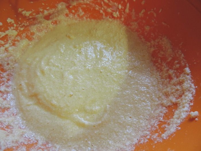 Тертый пирог со сливами