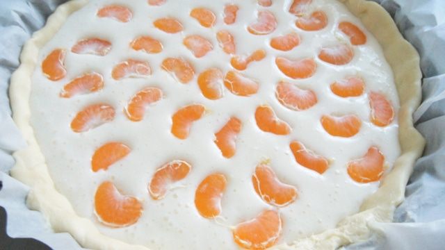 Пирог с мандаринами и йогуртовой заливкой на рубленом тесте