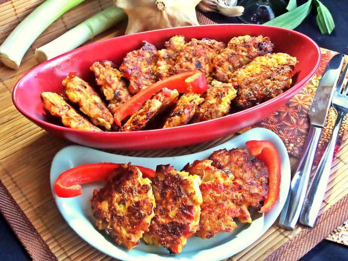 Куриные котлеты с рисом и овощами