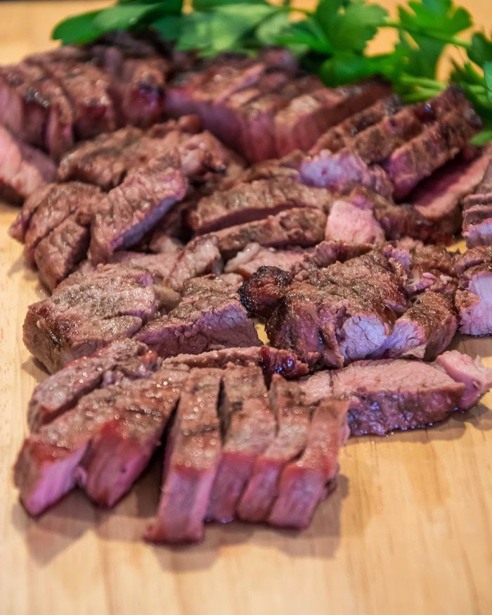 Теплый салат с мясом и мандаринами