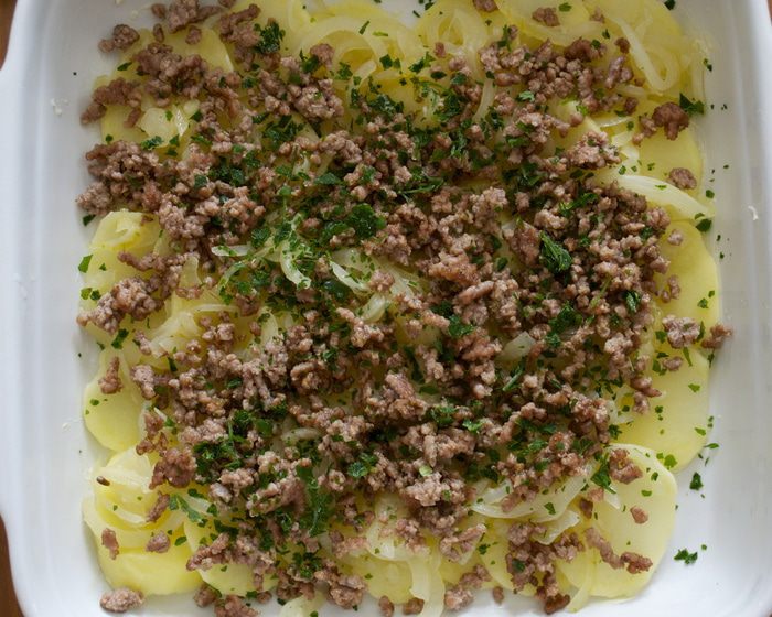Картофельный гратен с мясом