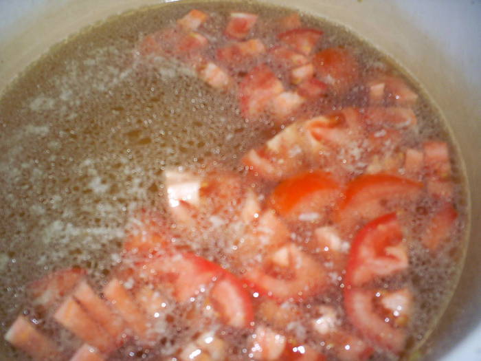 Итальянский томатный суп с сосисками 