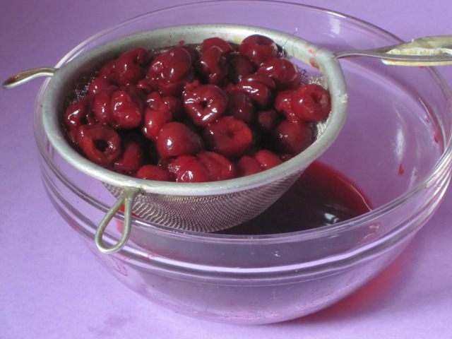 Вишнево-шоколадный кекс