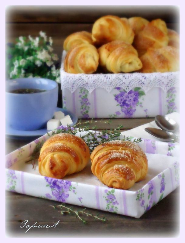 Булочки слоеные с джемом и вареной сгущенкой