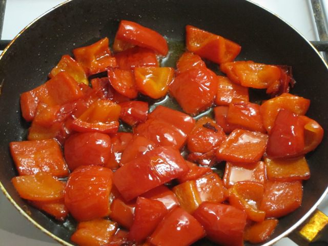 Салат из обжаренных овощей