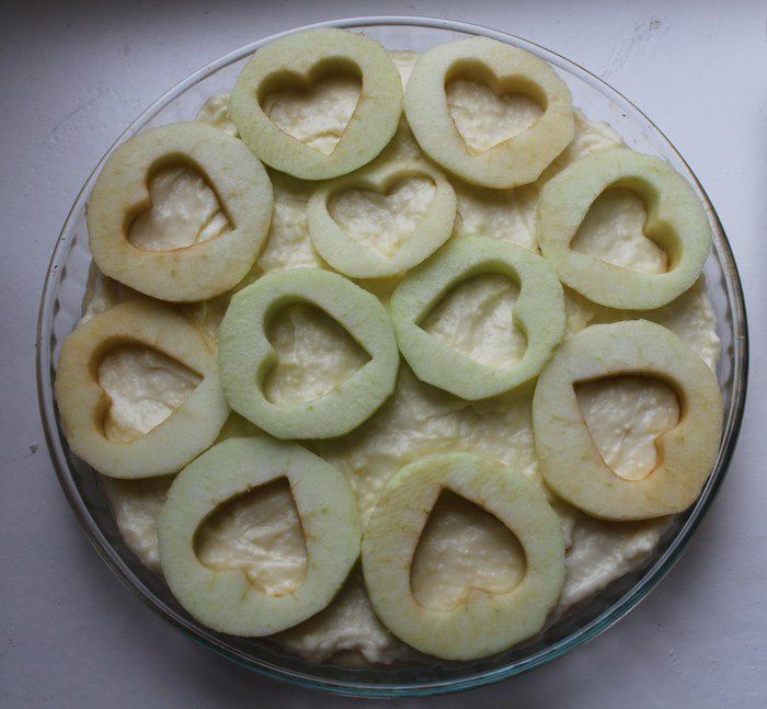 Пирог с яблоками и клюквой