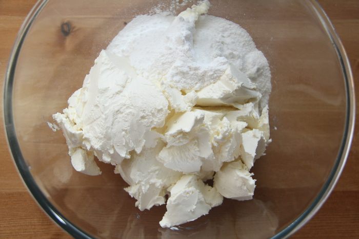 Чизкейк с корицей, яблоком и сахарным пеканом