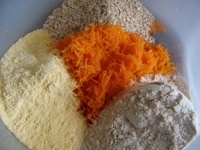 Кукурузное печенье с морковью и отрубями