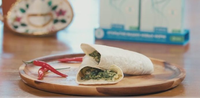 Диетический буррито с яйцом, шпинатом и грибами