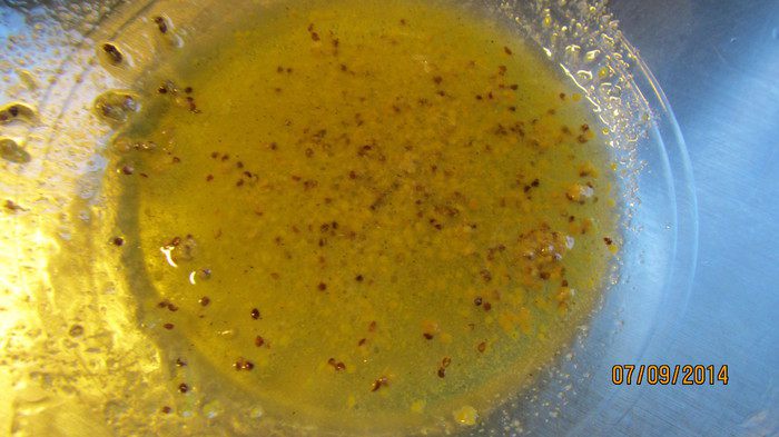 Салат из коричневого риса с шампиньонами и чечевицей