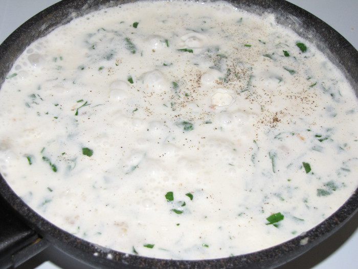 Киноа с грибами в сливочно-креветочном соусе