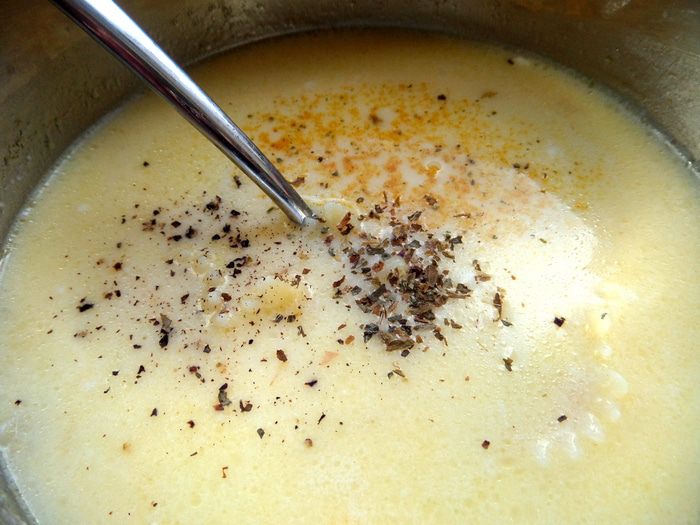 Сырно-макаронный суп и чипсы из лаваша