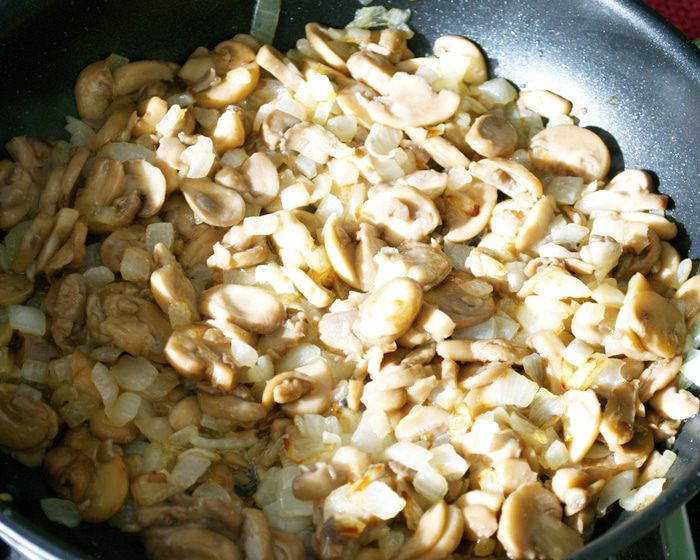 Блинчатые пирожки, панированные в тесте