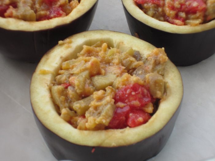 Фаршированные баклажаны  