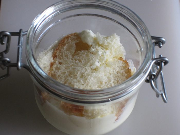 Мини-тирамису с томатным чатни и бальзамическим сиропом