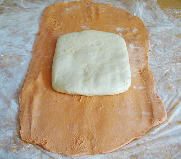 Томатное слоеное тесто