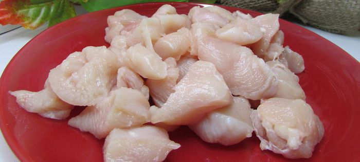 Куриный рулет с рикоттой и беконом