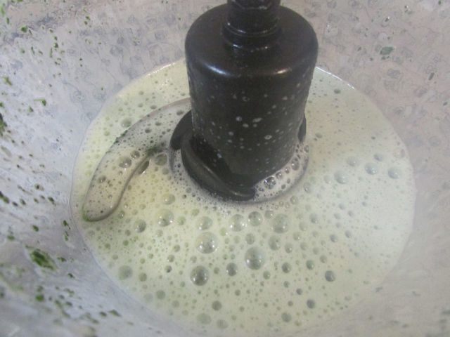 Мятное мороженое с кусочками шоколада