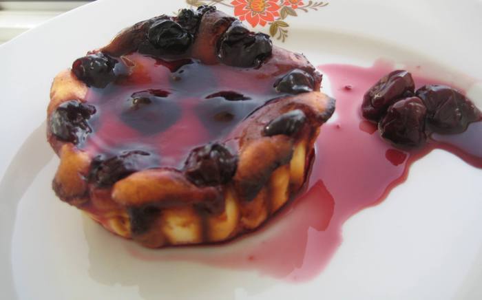 Мини-чизкейки с вишней